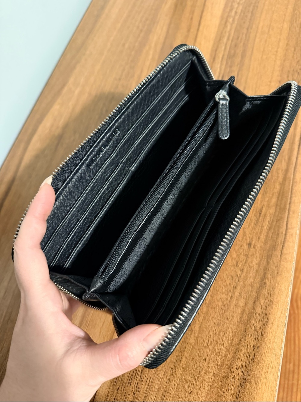 Michael Kors Black Zip-Around Wallet – Excellent Condition - Picture 5 of 5